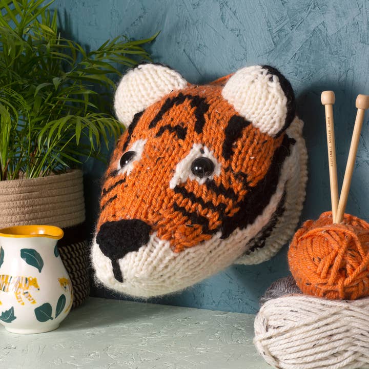 Sincerely Louise – wholesale – Giant White Tiger Head Knitting Kit