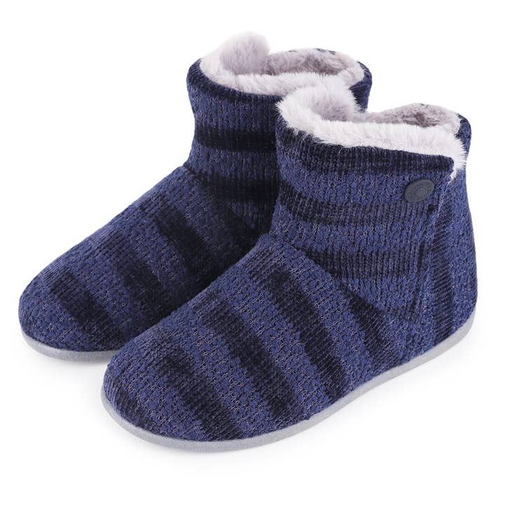 Pantoufles Jenny Boot en bleu marine pour la vente par Shu Da Living