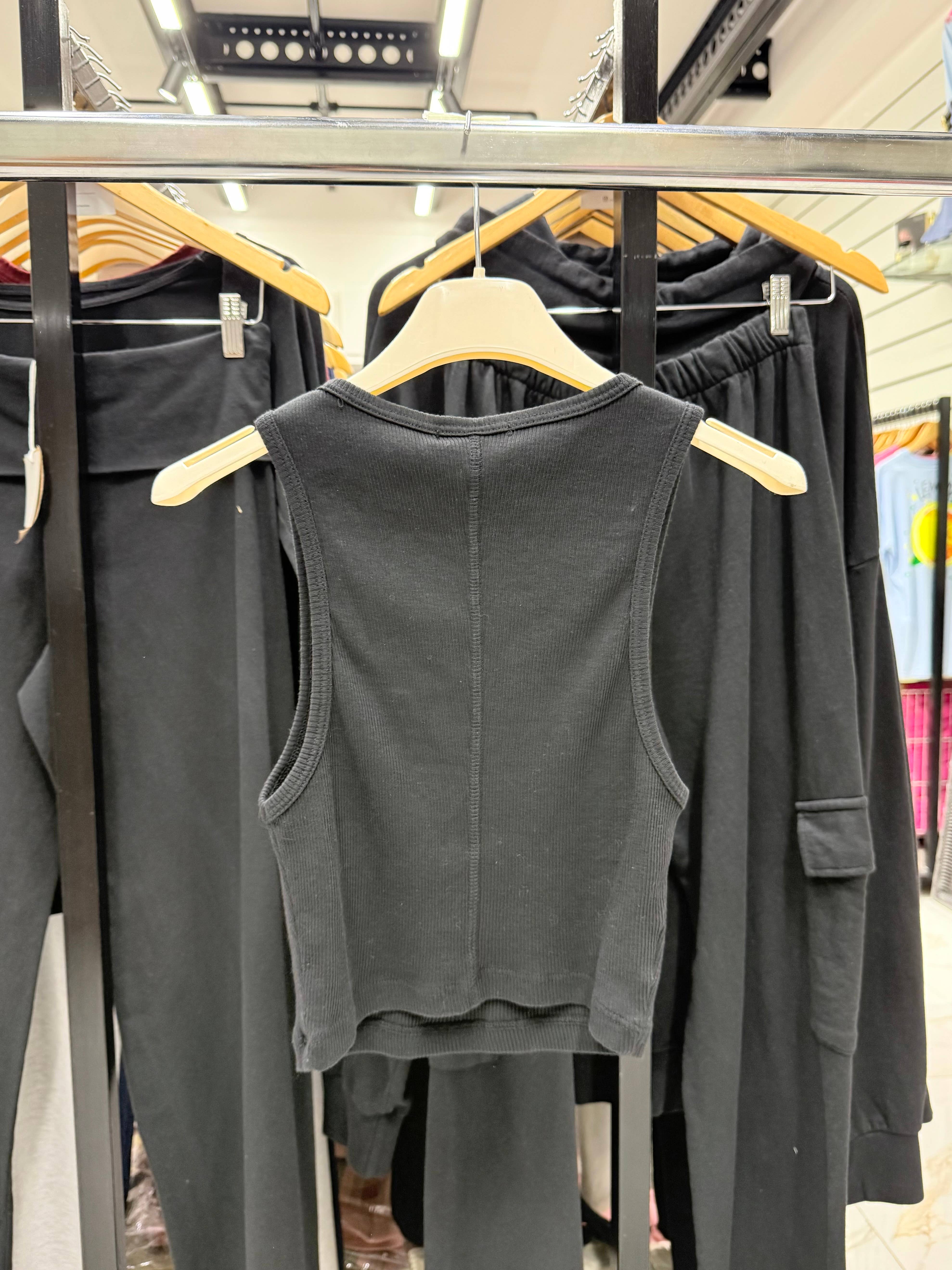 Chilli Girl Collection - Wholesale Tank Top - Women's - Basic round neck tank top10