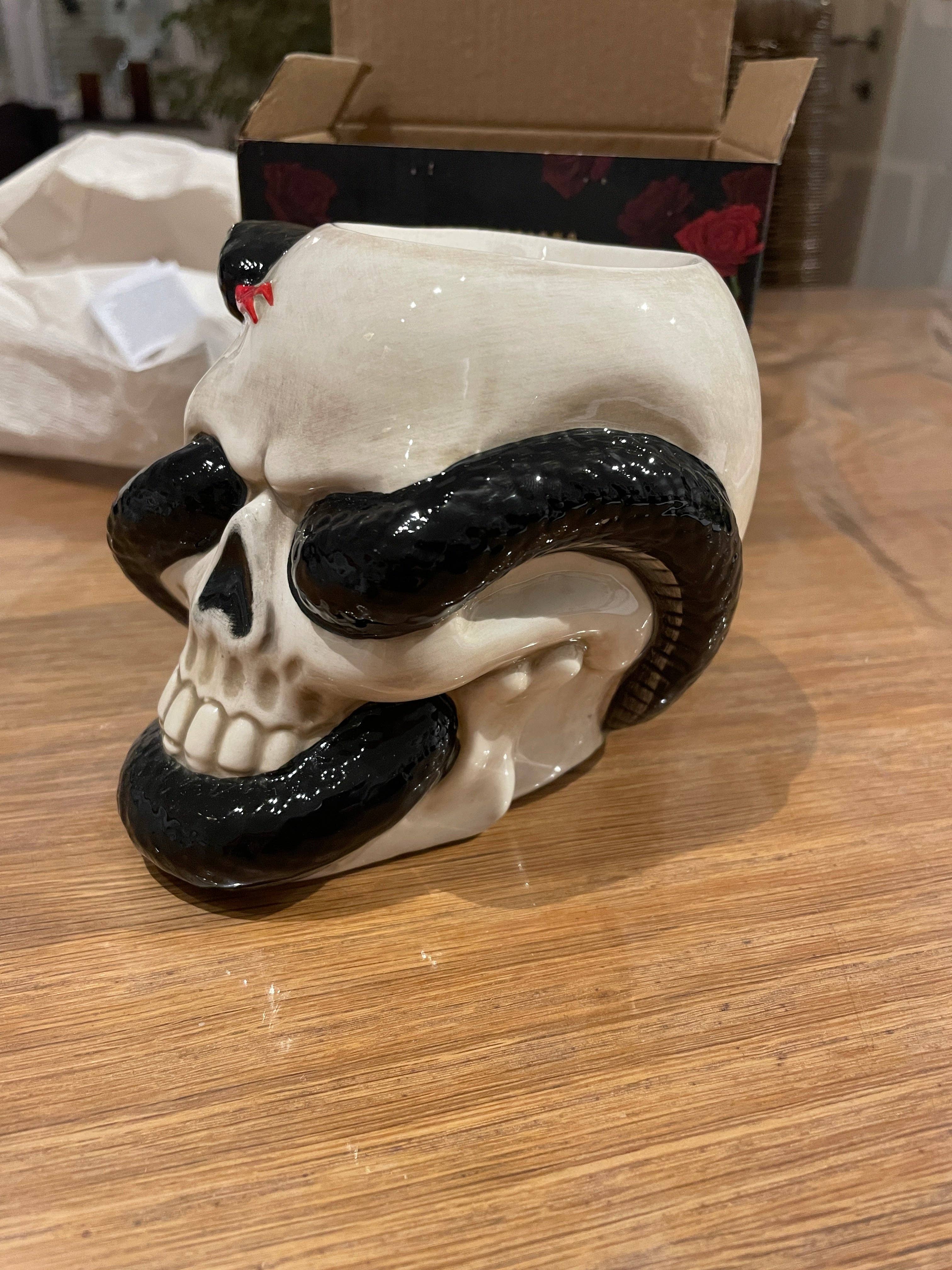 Cirabella-Sensaura srl - Wholesale Wax Warmer - Skull and snake burner1