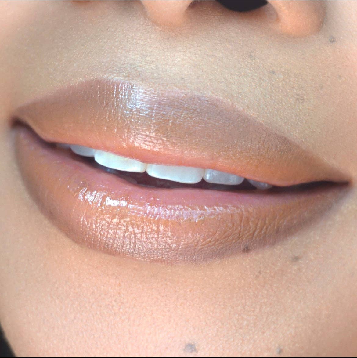 VIAI Beauty - Vendita all'ingrosso Coloranti/Tinture/Tinte per labbra - Lumi Balsamo Tinta Labbra3