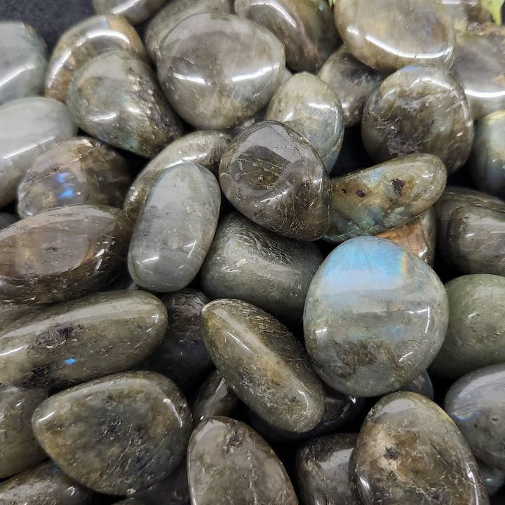 Meraki Gemstones - Wholesale Spiritual Stone/Crystal - Labradorite (1kg/2.2lbs.) Tumbled Stone 20-25mm