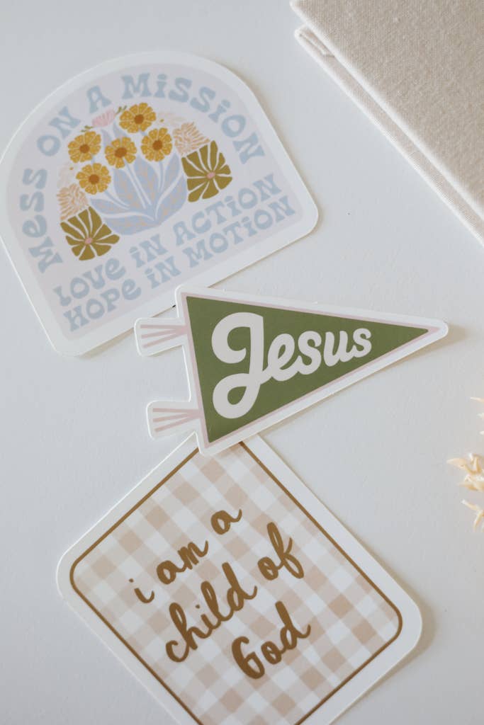 Crowned Free – wholesale Wall decal/stickers – Jesus Pennant Decal  2