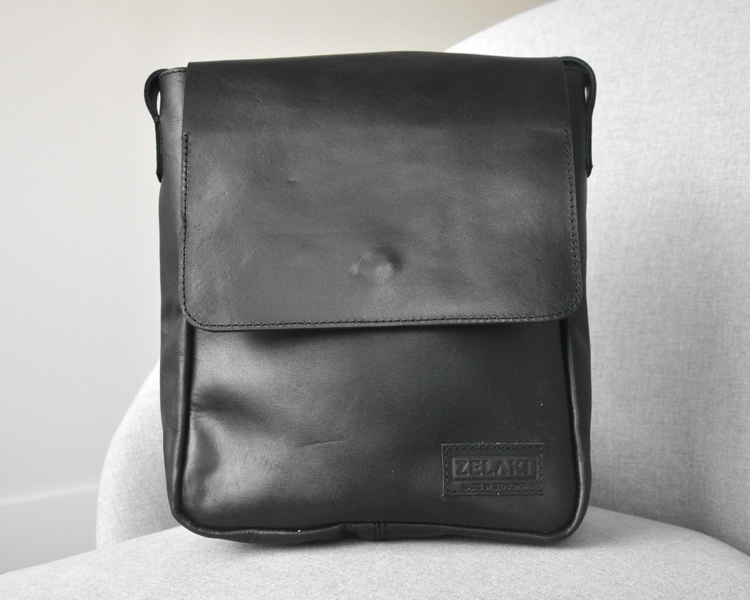 Zelaki Leather Company - Wholesale Crossbody Bag - Women's - Sira Crossbody Bag | Leather Messenger Purse | Unisex Bag1