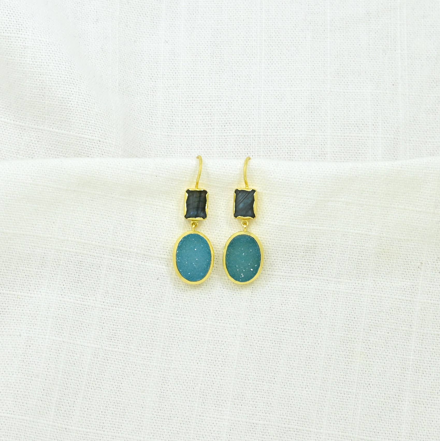 Schmuckoo Berlin - Vendita all'ingrosso Orecchini pendenti - Orecchini Lexi in oro - Labradorite e Blue Druzy0