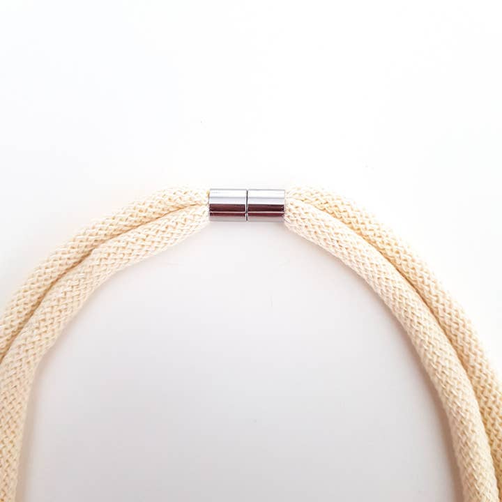 Norio Knots – Großhandel Halsband/Collier – Häkeln Sie eine doppelte Halskette in Rainbow Dust