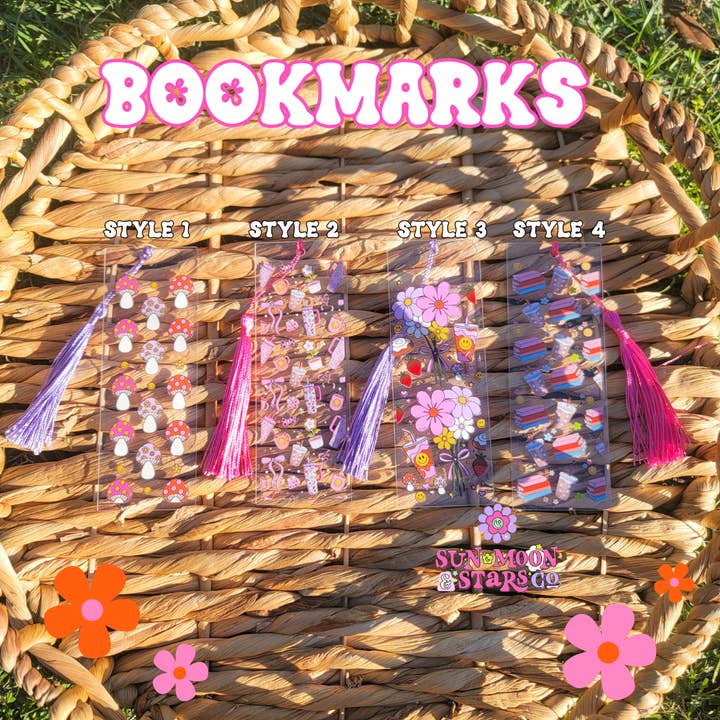 Marque-page acrylique mignon de printemps pour amateur de café glacé et de livres | Coquette littéraire pour la vente par Sun Moon & Stars Co.