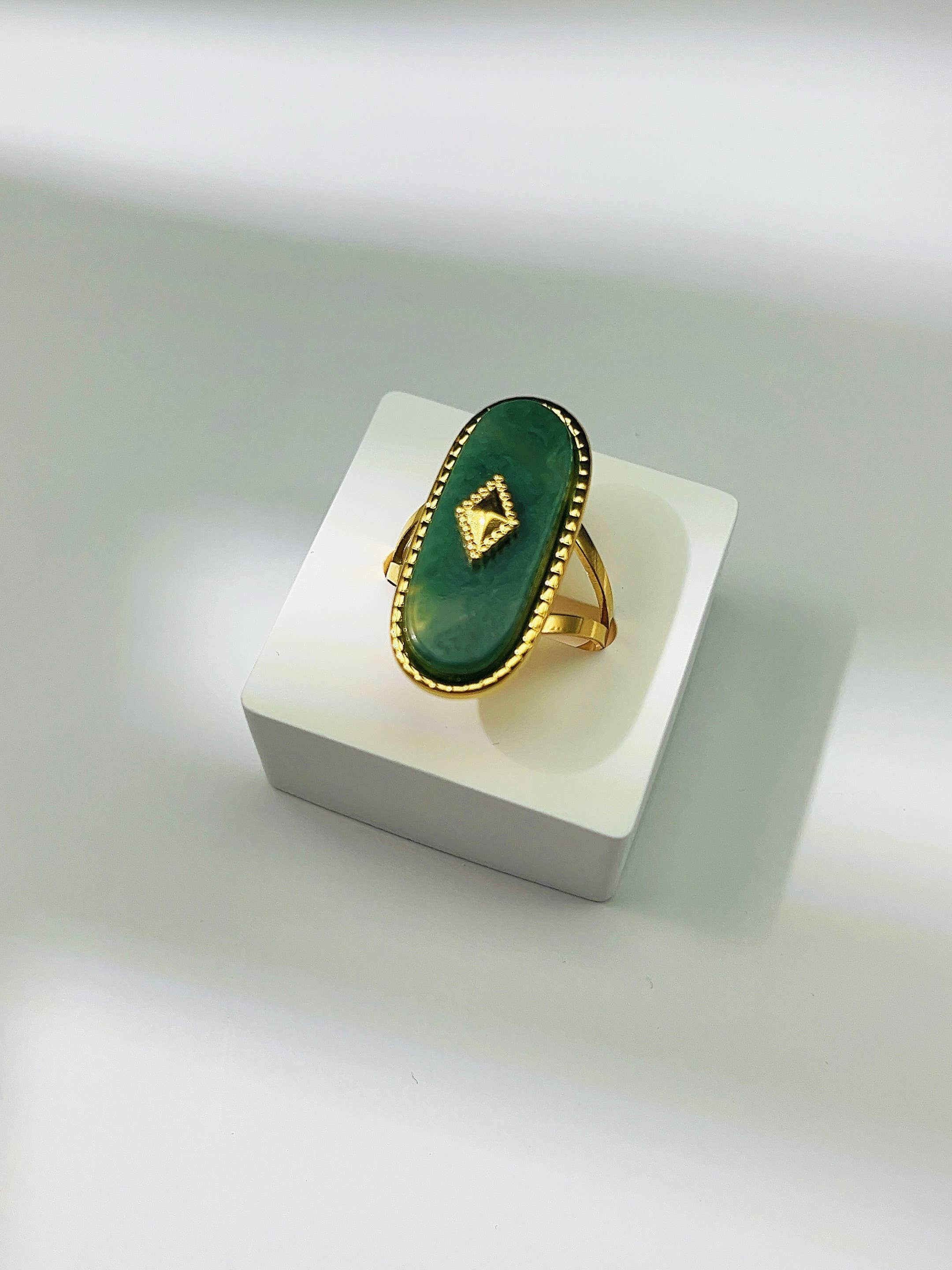Katinki - Wholesale Cocktail/Statement Ring - Vintage Green Oval Ring3