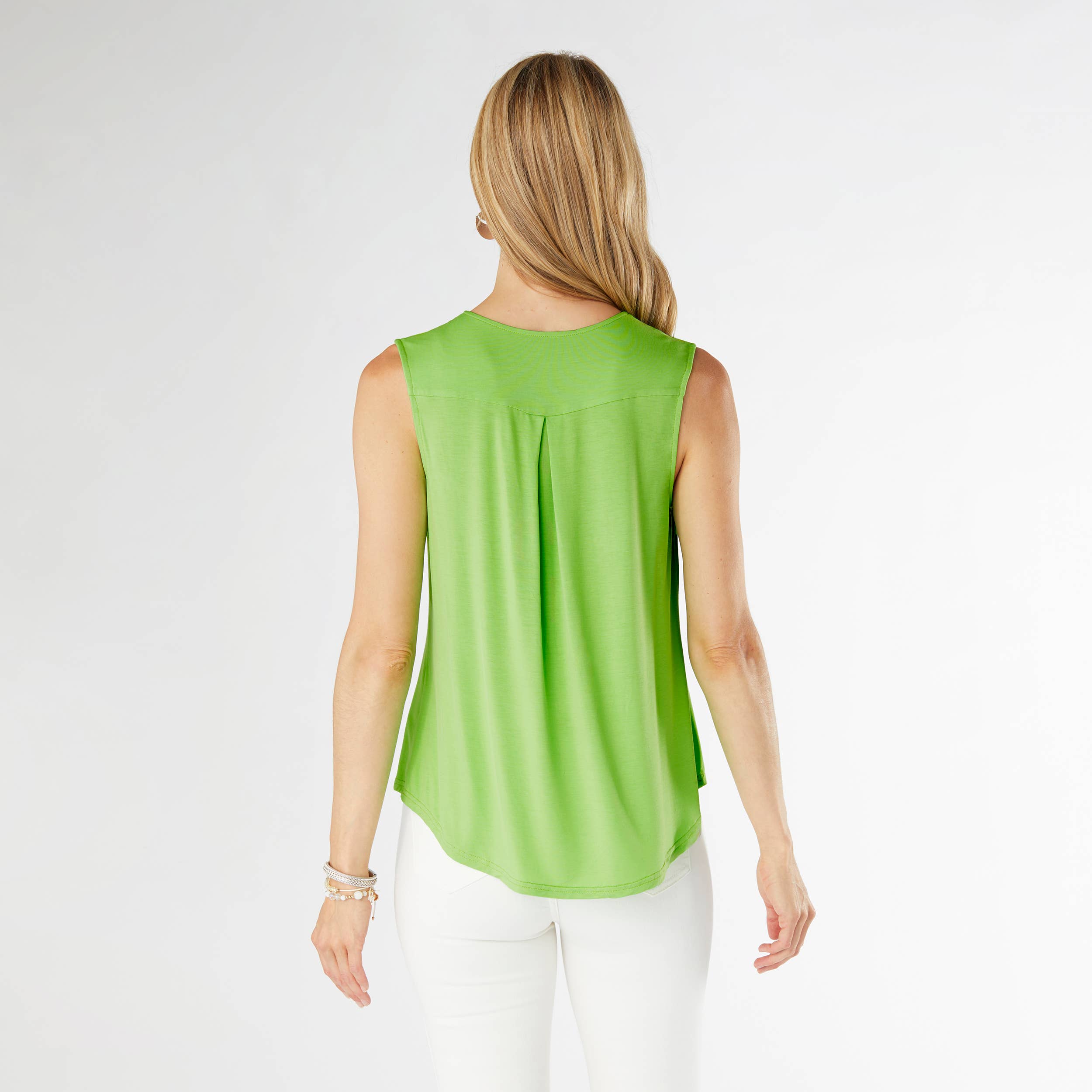COCO + CARMEN - Wholesale Tank Top - Women's - Erin Pleat Back V-Neck Tank16