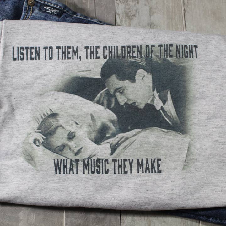 Camiseta Listen to Them The Children of the Night para venta al por mayor de Raven Design