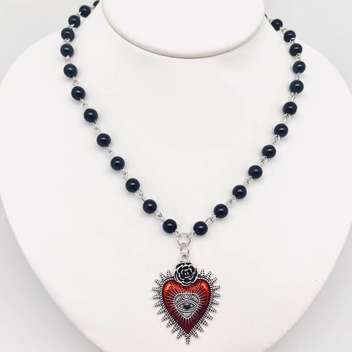 Mio Queena - Wholesale Pendant/Charm Necklace - Gothic Red Devil's Eye Pendant Beaded Chain Necklace - GT