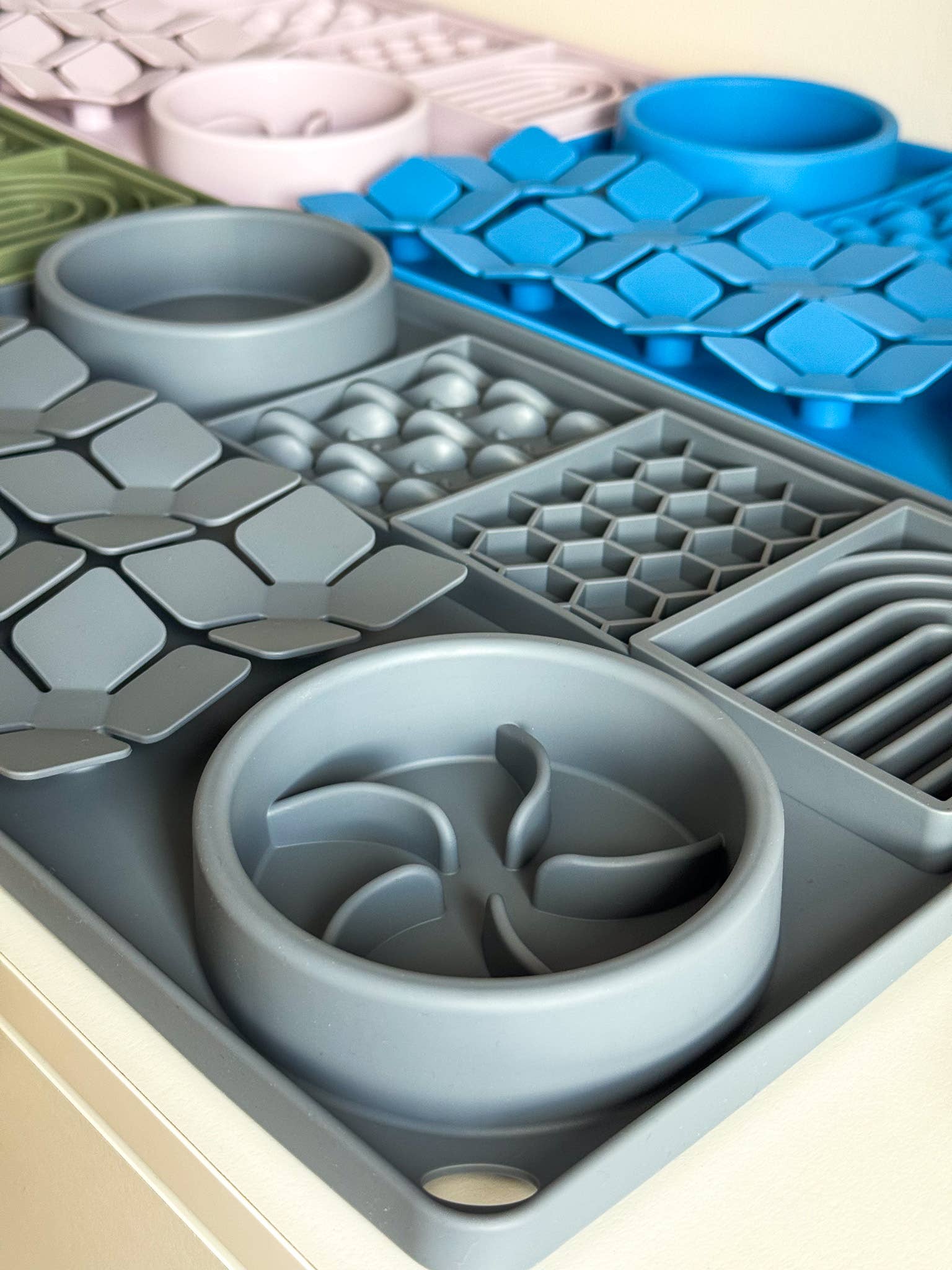 Doggotique - Wholesale Pet Food Mat - Dog - Dog feeding station, lick mat, lick mat7