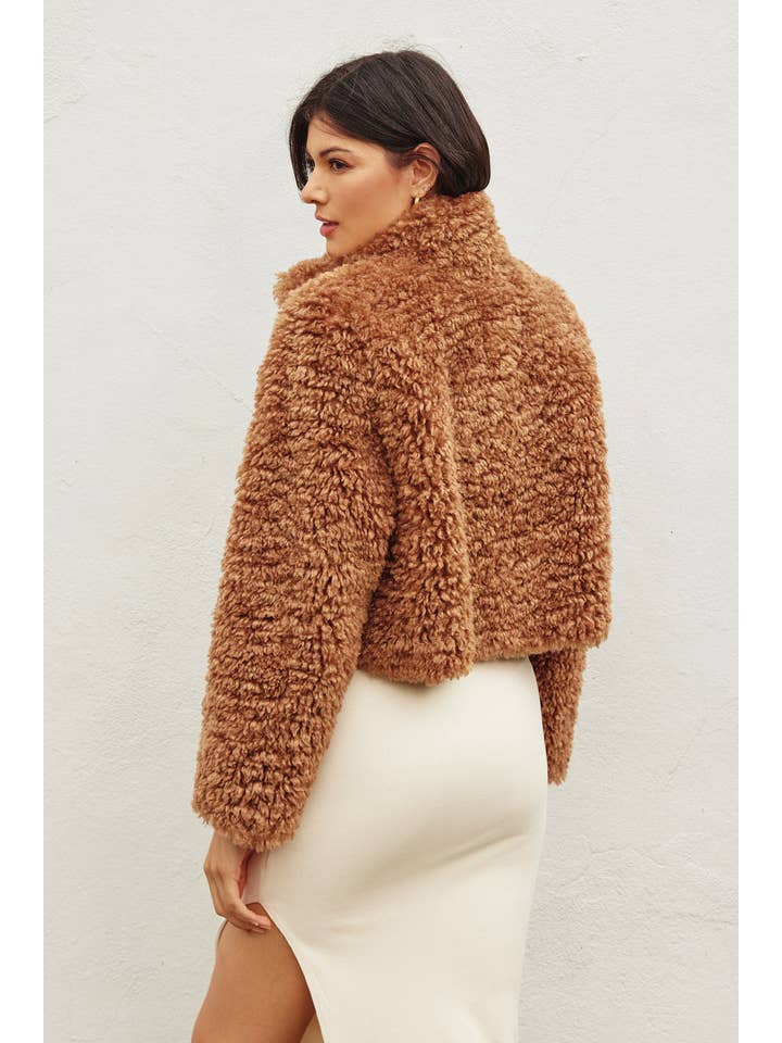 Dress Forum - Vente Veste – femme - Veste courte ouverte en peluche douce Teddy9