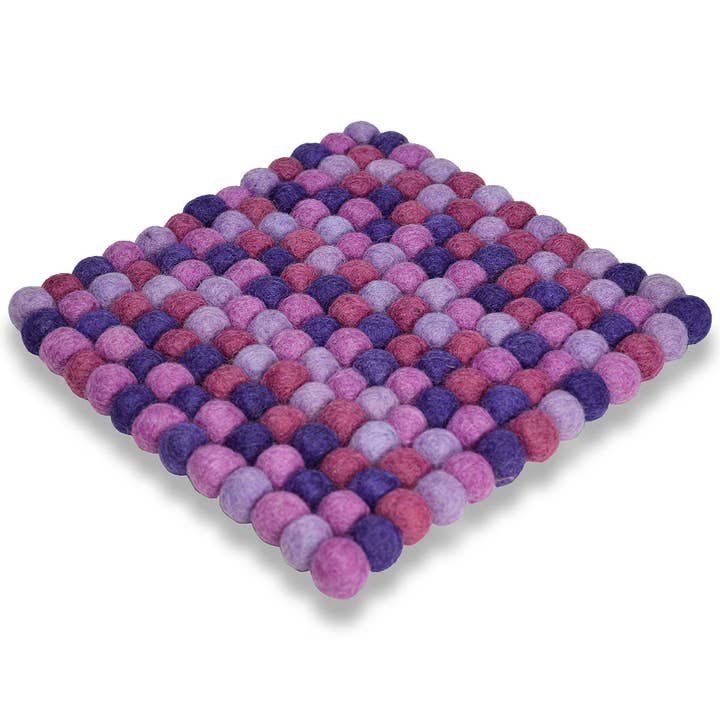 Repas de plat à pompons carrés - Violet pour la vente par BNB Crafts Inc.