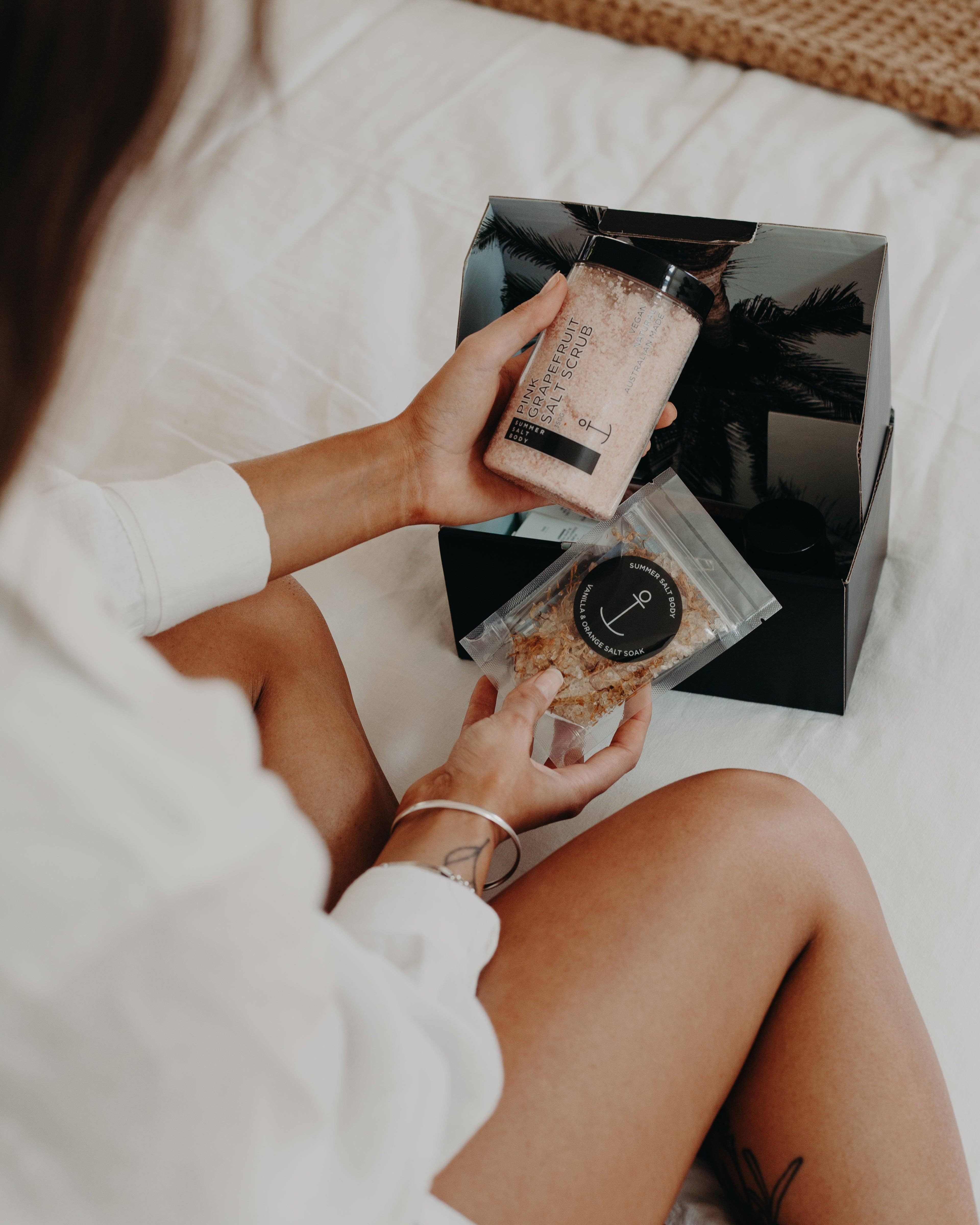 Summer Salt Body – wholesale Body scrub/exfoliant – Salt Scrub - Pink Grapefruit Himalayan - 350g Tub4