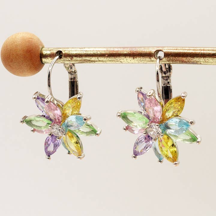 GWEN - Ohrringe mit Hakenverschluss aus Zirkonia für den Großhandel von Daemon srls