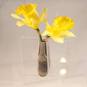 Purchase Wholesale glass flowers. Free Returns & Net 60 Terms on Faire
