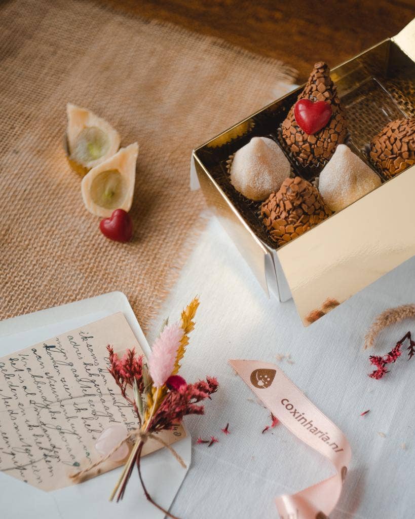 MUNUKIÁ – Großhandel Getrocknete/gepresste Blumen – Schachtel mit 100 Mini-Zweigen2