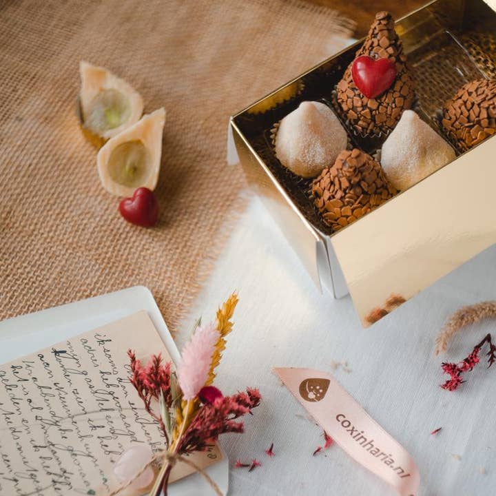 MUNUKIÁ – Großhandel Getrocknete/gepresste Blumen – Schachtel mit 100 Mini-Zweigen2