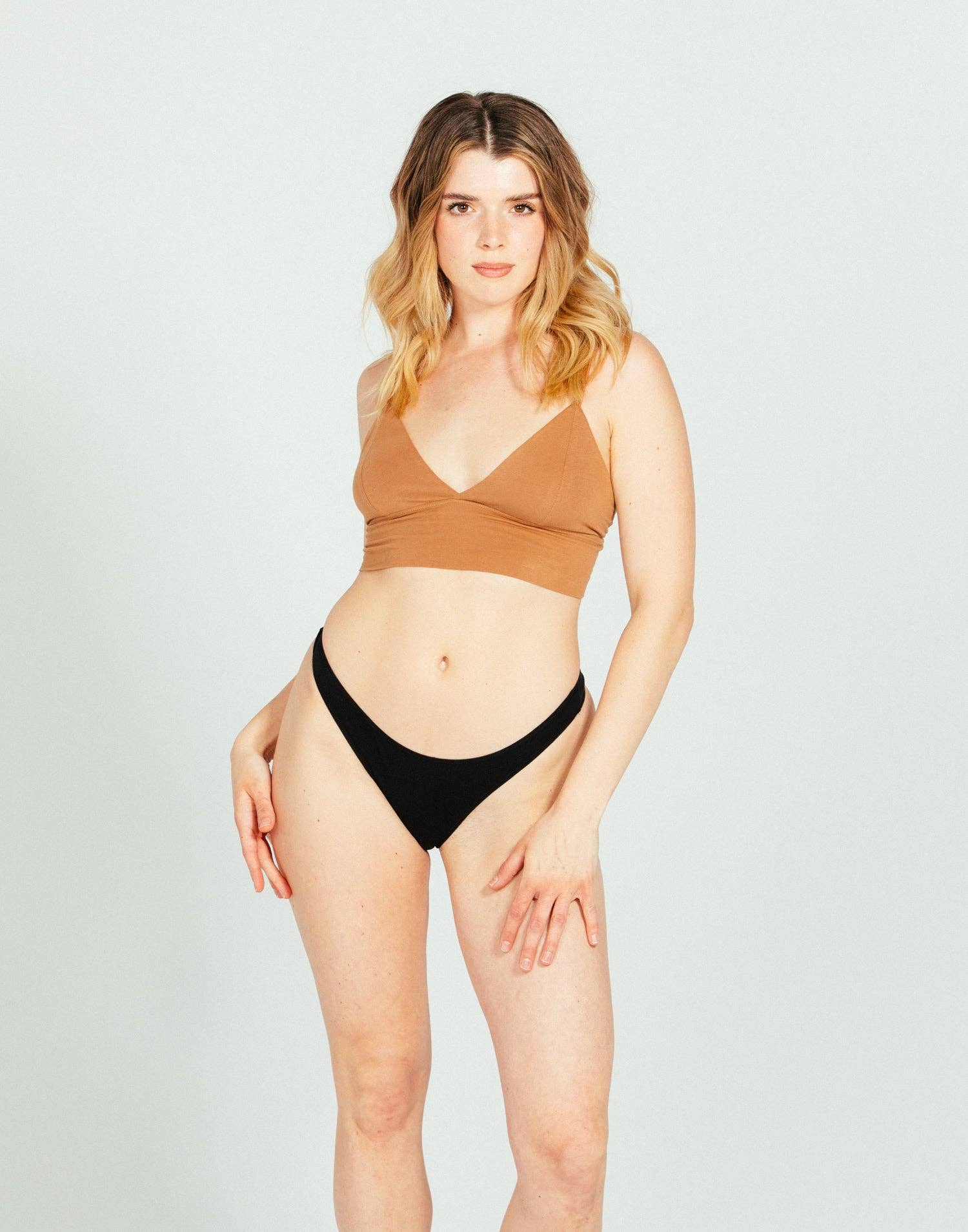 Schwarz Klassischer Tanga Schwarz für den Großhandel auf Faire3