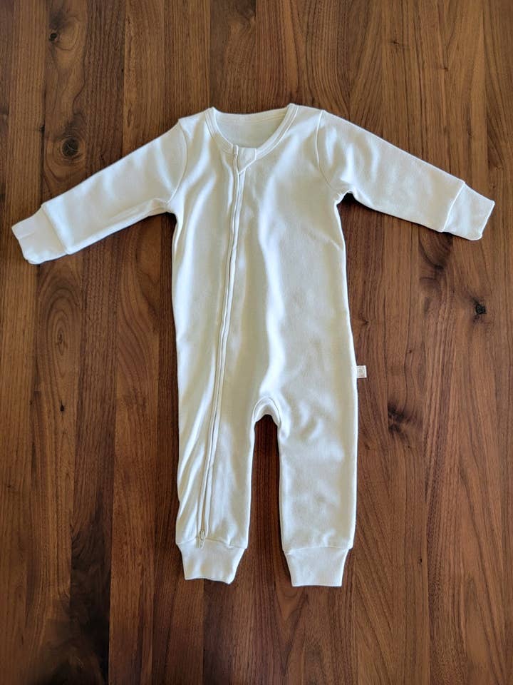 Combinaison bébé : Unyed pour la vente par TØY