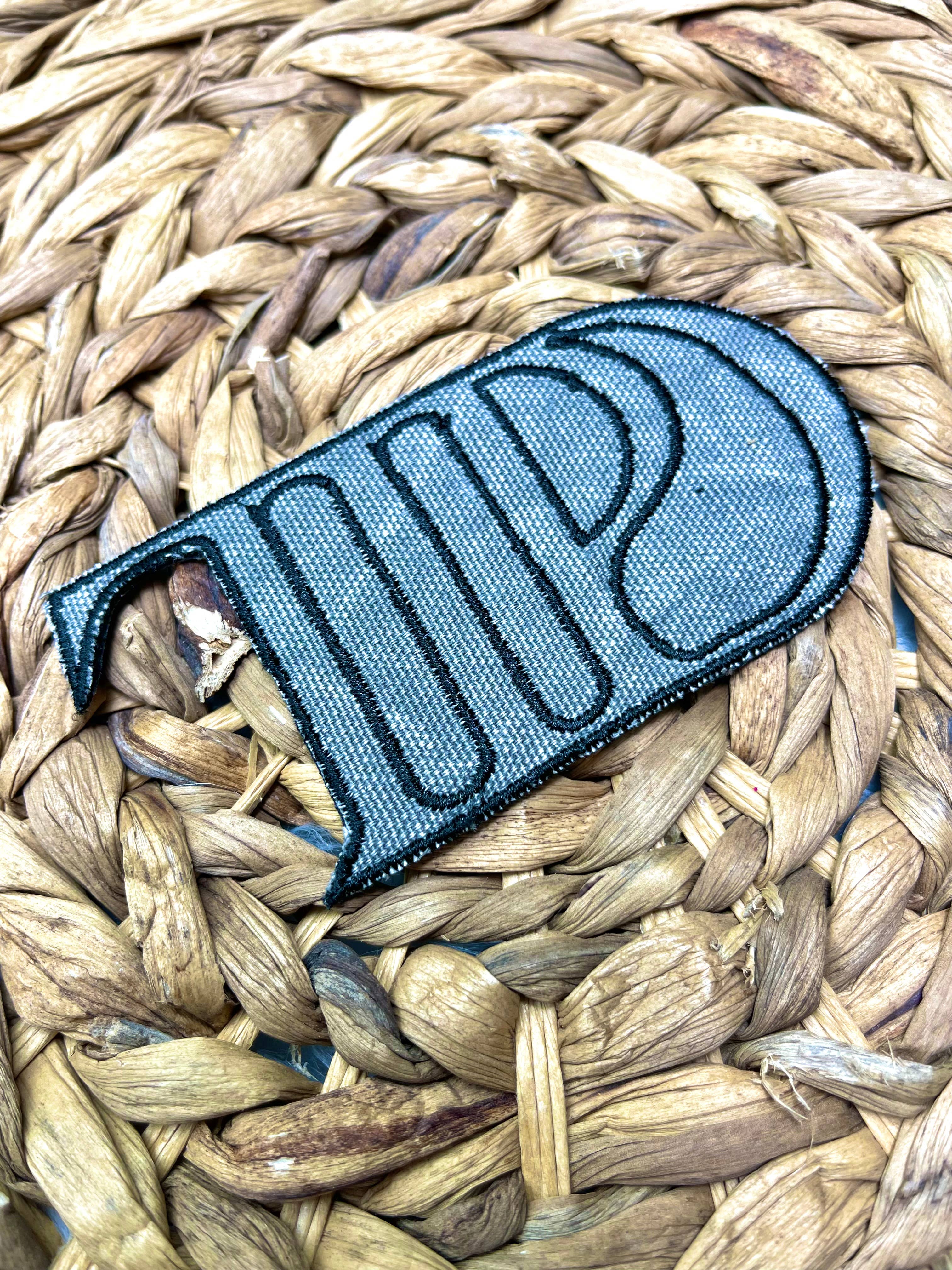 Crafty Pynk Scorpion - Vendita all'ingrosso Toppe - Toppa termoadesiva ricamata con logo TTPD ispirato a Taylor Swift2