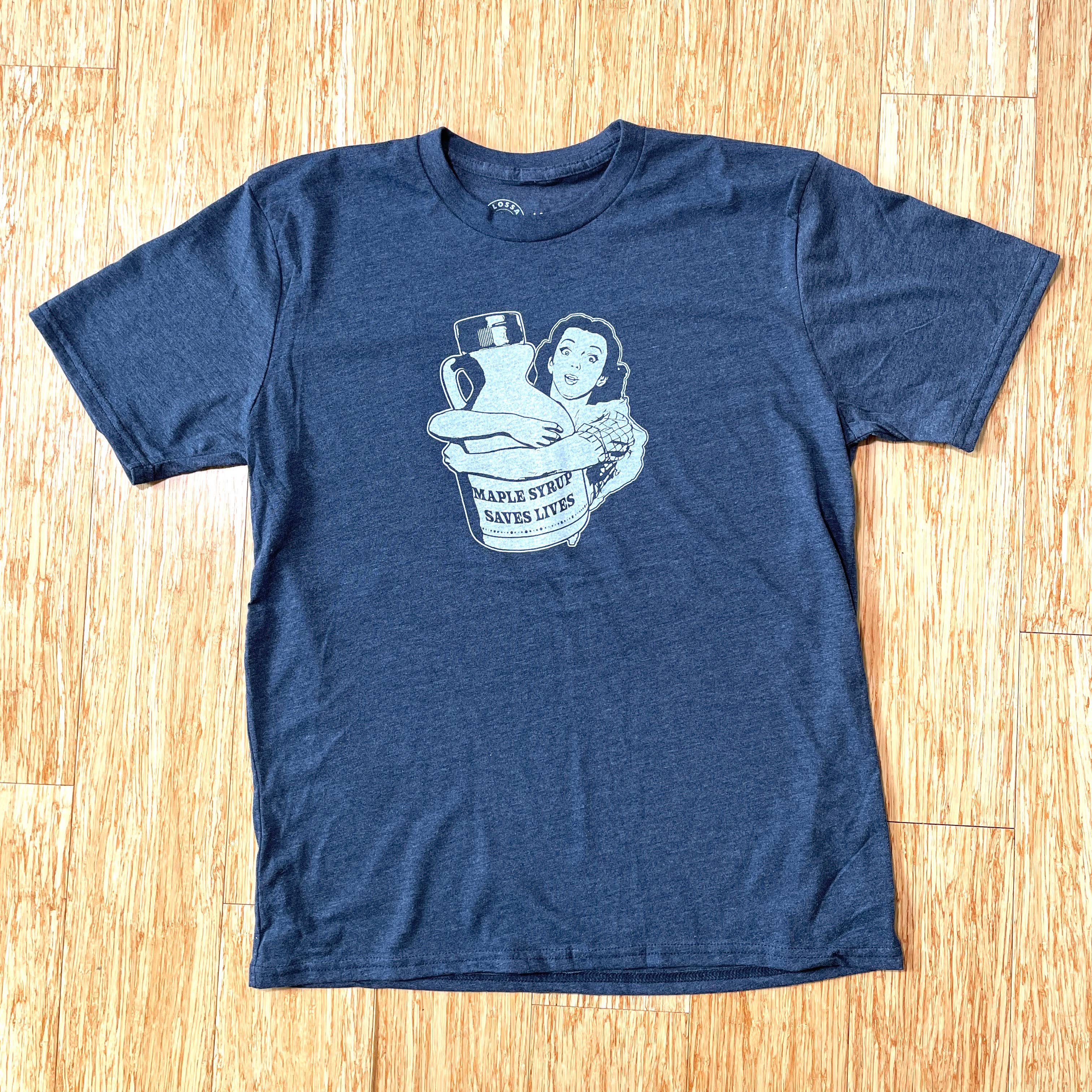 Colossal Sanders - Vendita all'ingrosso Maglietta serigrafata - Unisex - Maglietta divertente Maple Syrup Saves Lives8