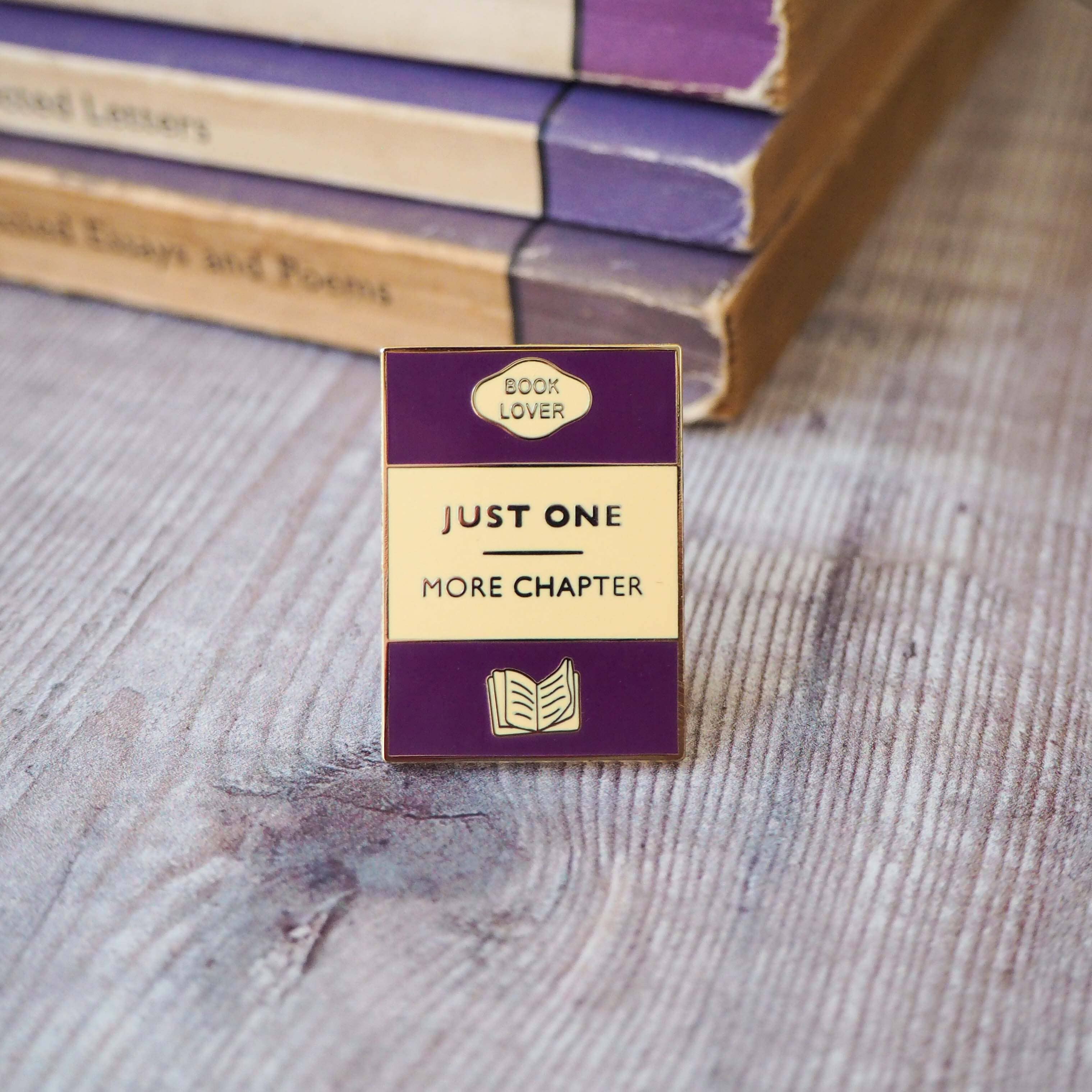 LiteraryEmporium - Wholesale Lapel Pin/Button - 'Just One More Chapter' - Book Lover Enamel Pin Badge2