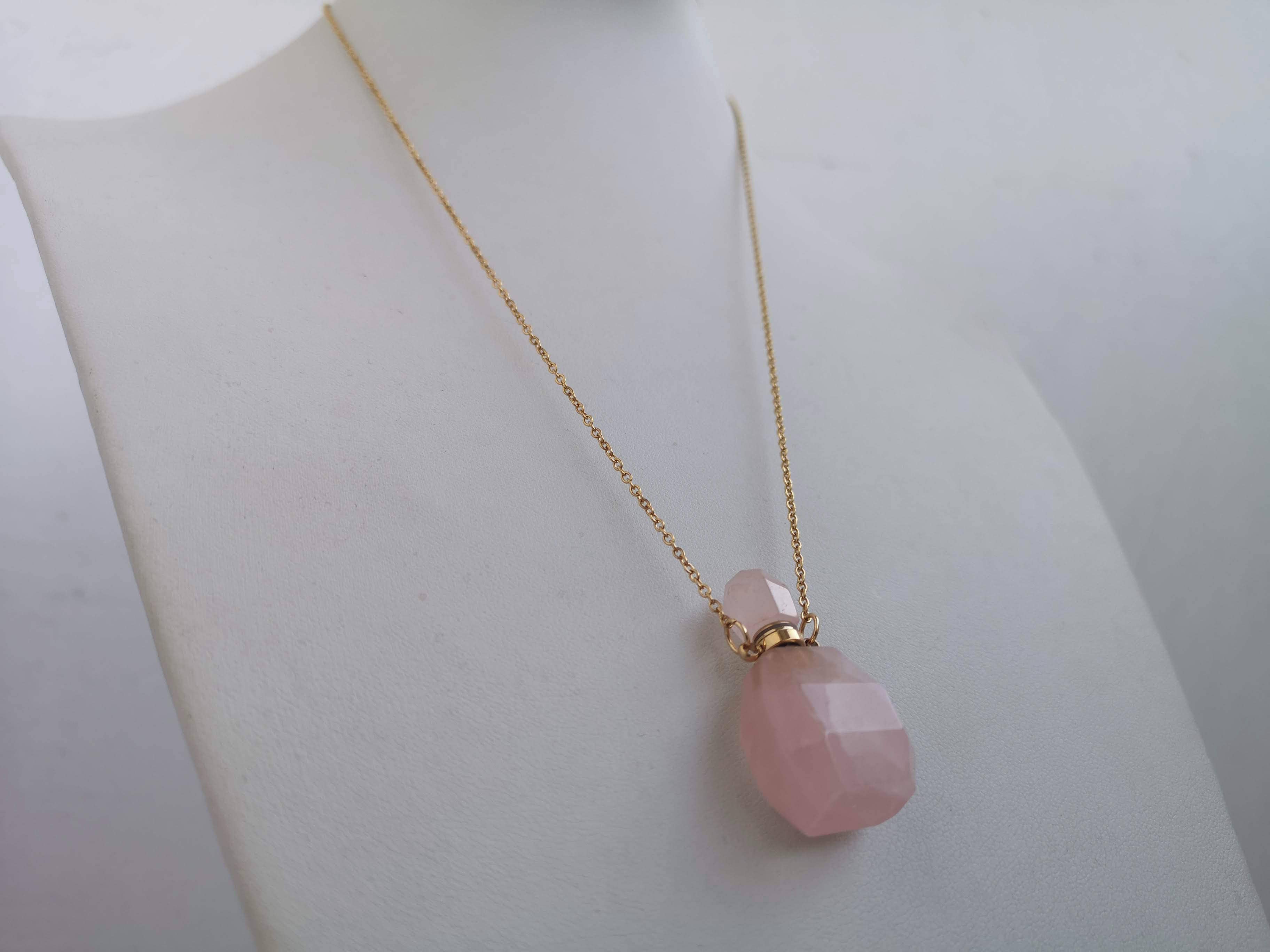 Annabelle Hardie - Vente Colliers à pendentif - Collier Alchimiste avec fiole parfumée en quartz rose3