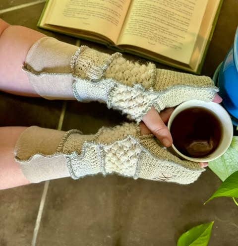 Jax Upcycled - Wholesale Gloves - Women's - Upcycled from Sweater fully cream Fingerless Glove3