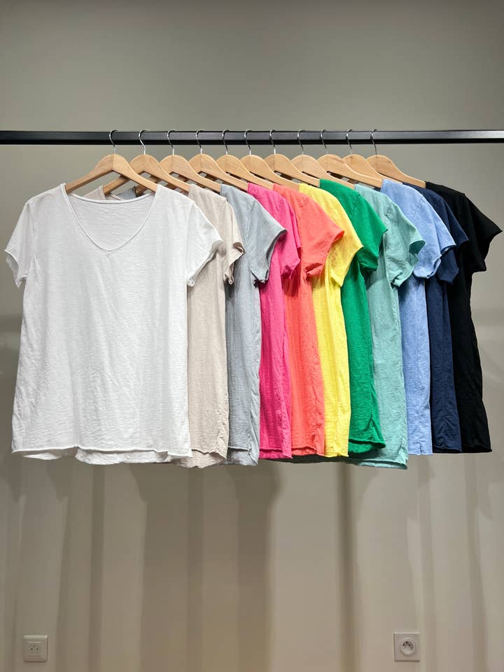 L'Emotion - Wholesale T-Shirt - Women's - Short Sleeve Round Neck T-Shirt 100% Cotton