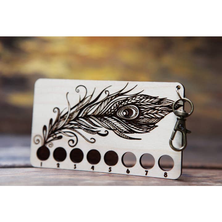 Porte-fil à broder Peacock - Rectangulaire en bois d'érable pour la vente par Sunrise Grove