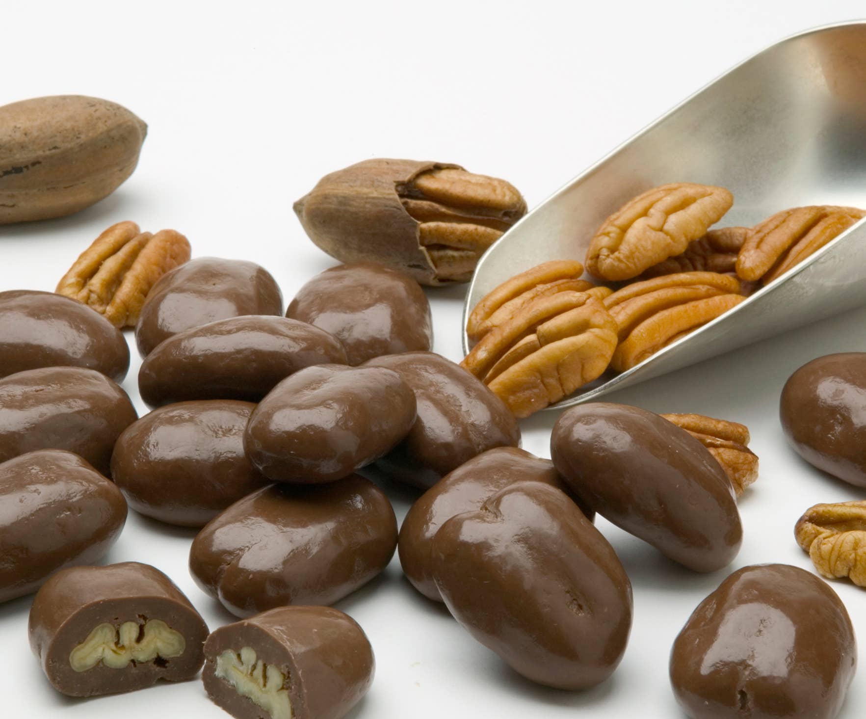 Dillon Candy Company - Wholesale Chocolate Covered Sweets - Chocolate Milk, Pecans, 3 oz Snack Tray2