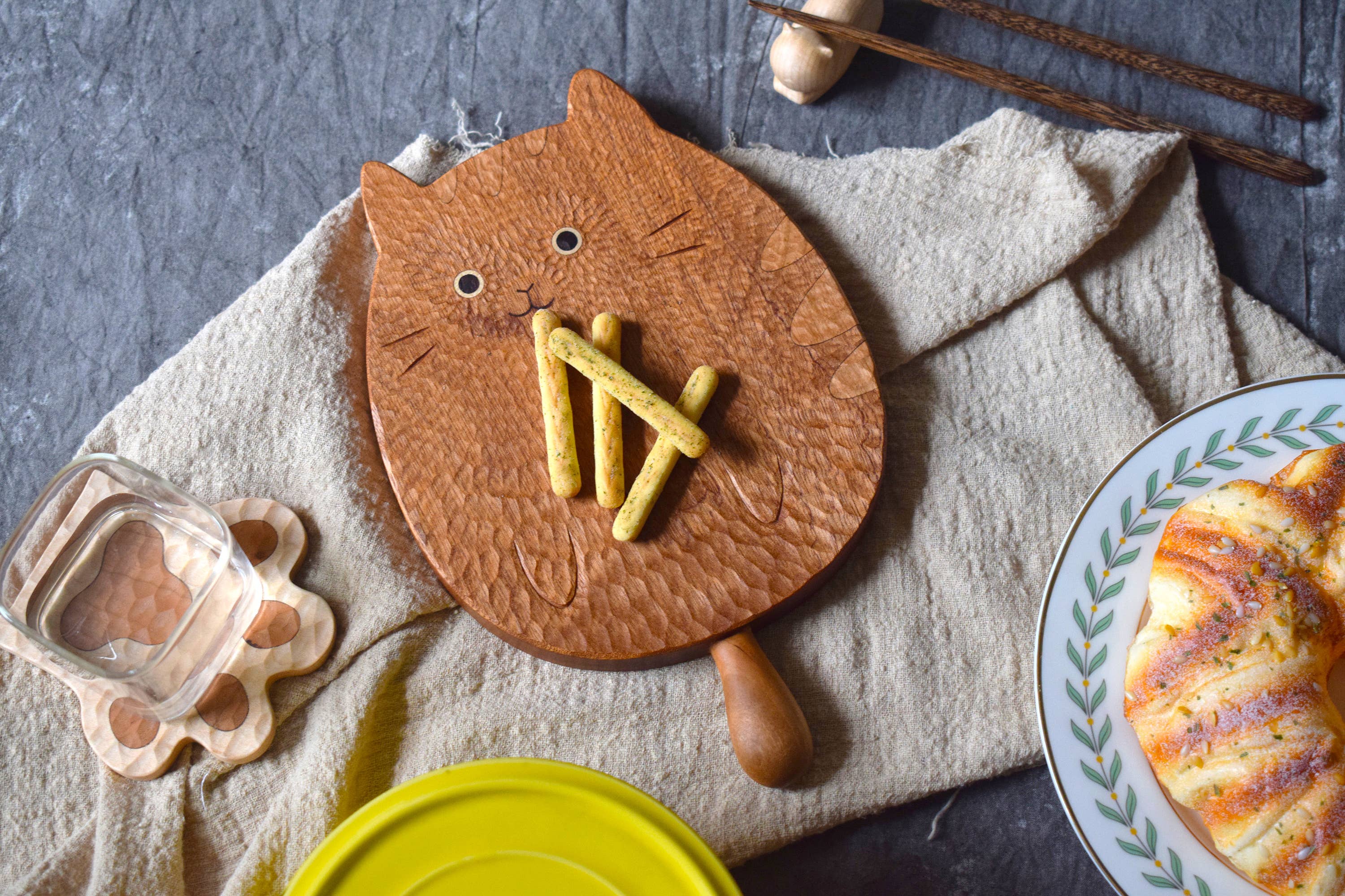 Senser Woodcraft – wholesale Decorative plate/dish/bowl – Hand Carved Serving Board - Cute cat /Handmade2