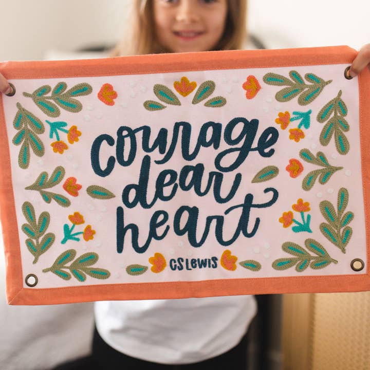 Banner de lona Courage Dear Heart para venta al por mayor de Pippi Post