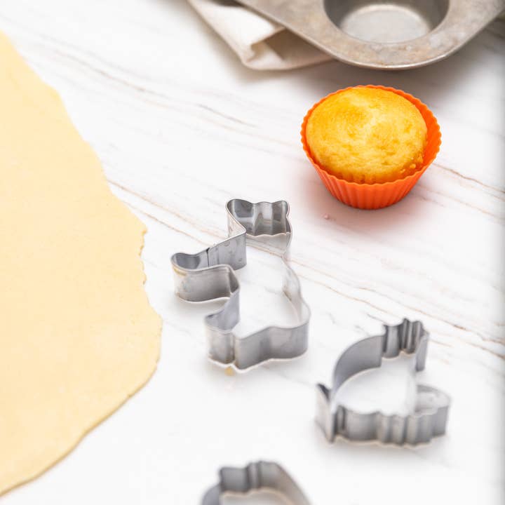 Handstand Kitchen - Wholesale Cookware Set - Farm Friends Baking Set – Silicone Cups, Tools & Cutter4