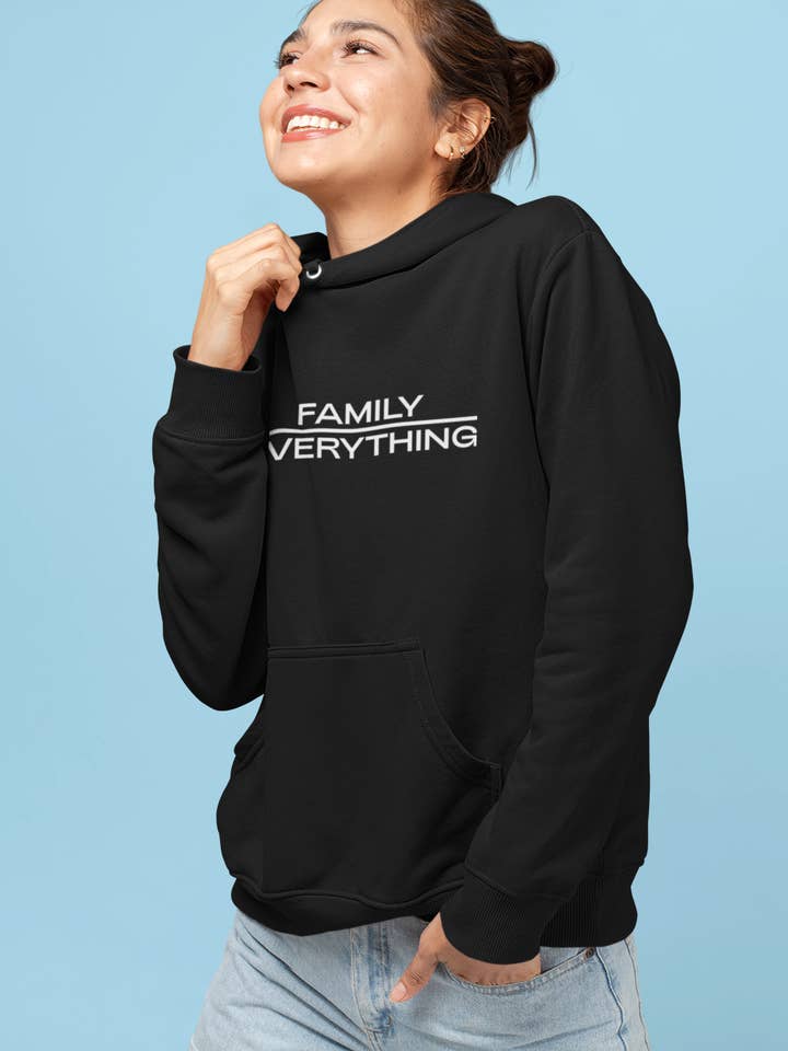 Tony by Toni – Großhandel Hoodie – Damen – Familie geht über alles — Klassischer Unisex-Hoodie