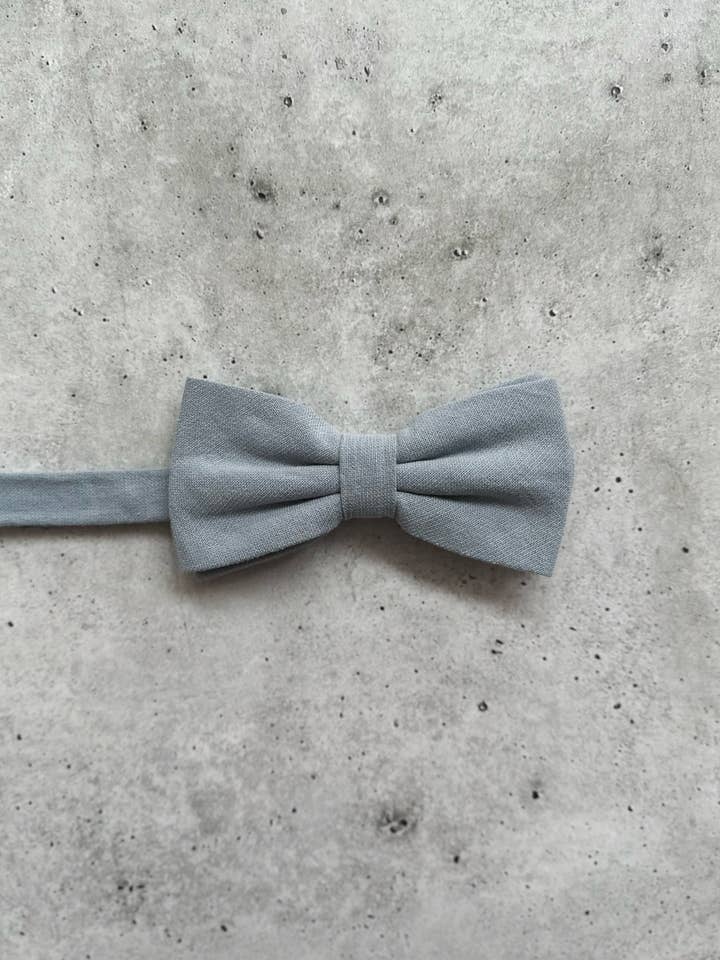 Papillon in cotone blu polveroso per la vendita all'ingrosso da parte di London Jae Apparel