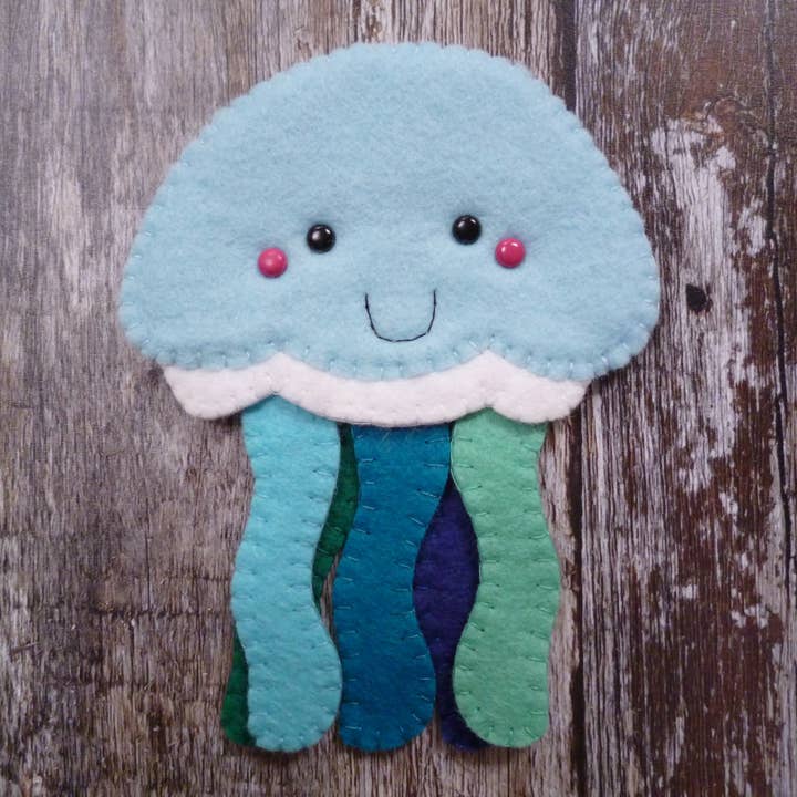 paper-and-string ltd - Wholesale DIY Craft Kit - Jellyfish Felt Decoration Sewing Kit1