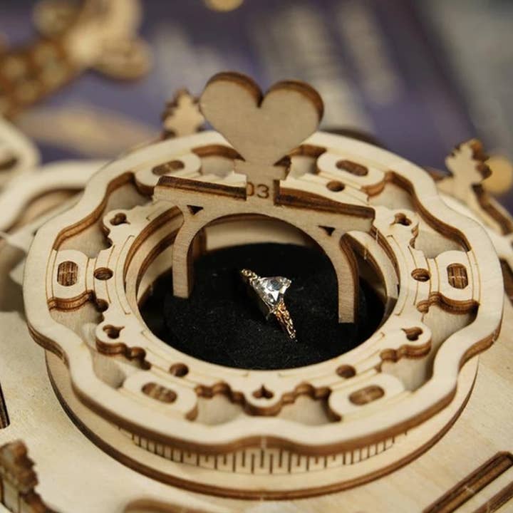 Hands Craft - Wholesale DIY Craft Kit - DIY Mechanical Music Box: Victorian Lantern