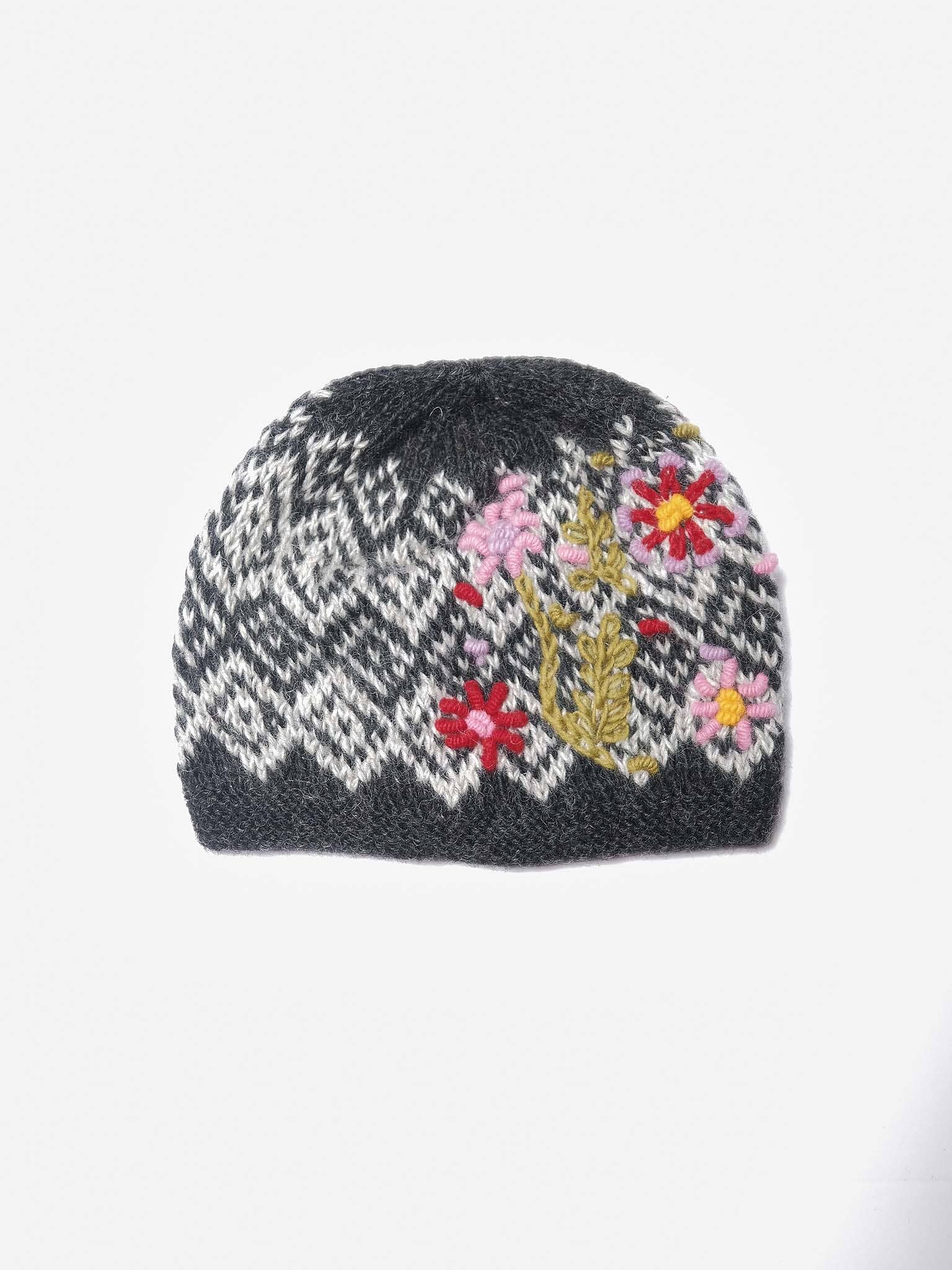 Windhorse Trading Inc – wholesale Mössa - Dam – Broderi Violett Ull Familj_580