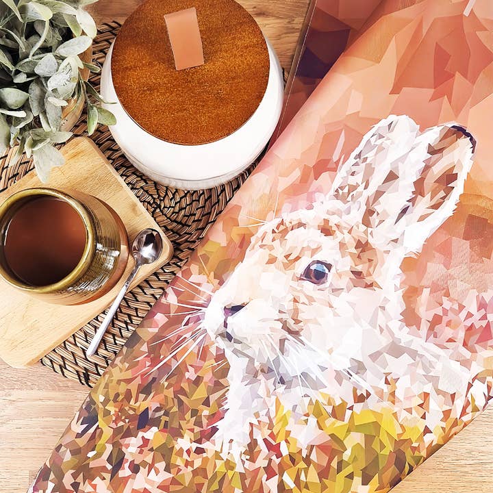 Torchon lièvre des montagnes | 100% coton | Art de la campagne pour la vente par Louise Jennifer Design