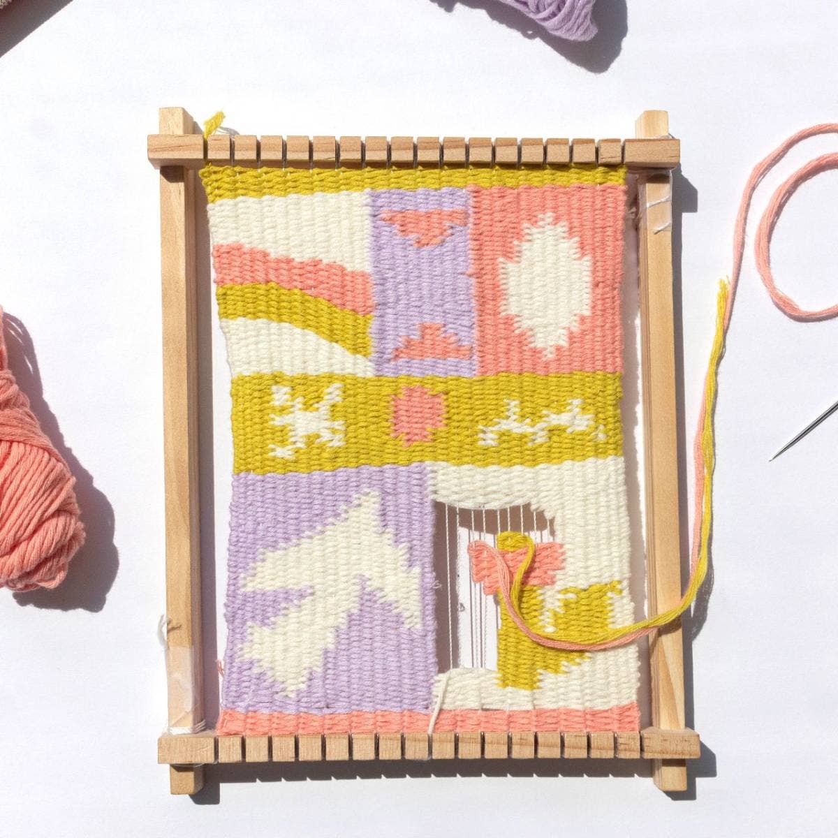 La Petite Épicerie – Engroshandel DIY-hobbysæt – DIY haberdashery - Mit vævede vægtæppe i popfarver2