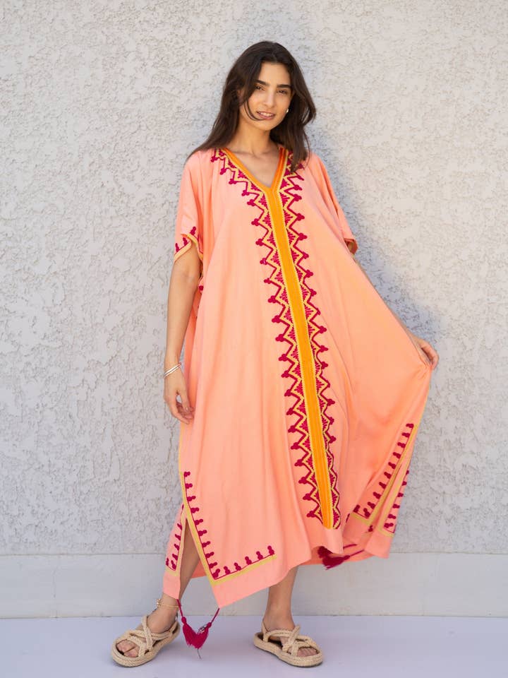 Caftan brodé rose coloré, Caftan en coton, Caftan grande taille, Caftan bohème taille unique, Caftan en coton, Caftan exotique, Caftan marocain pour la vente par Gipci