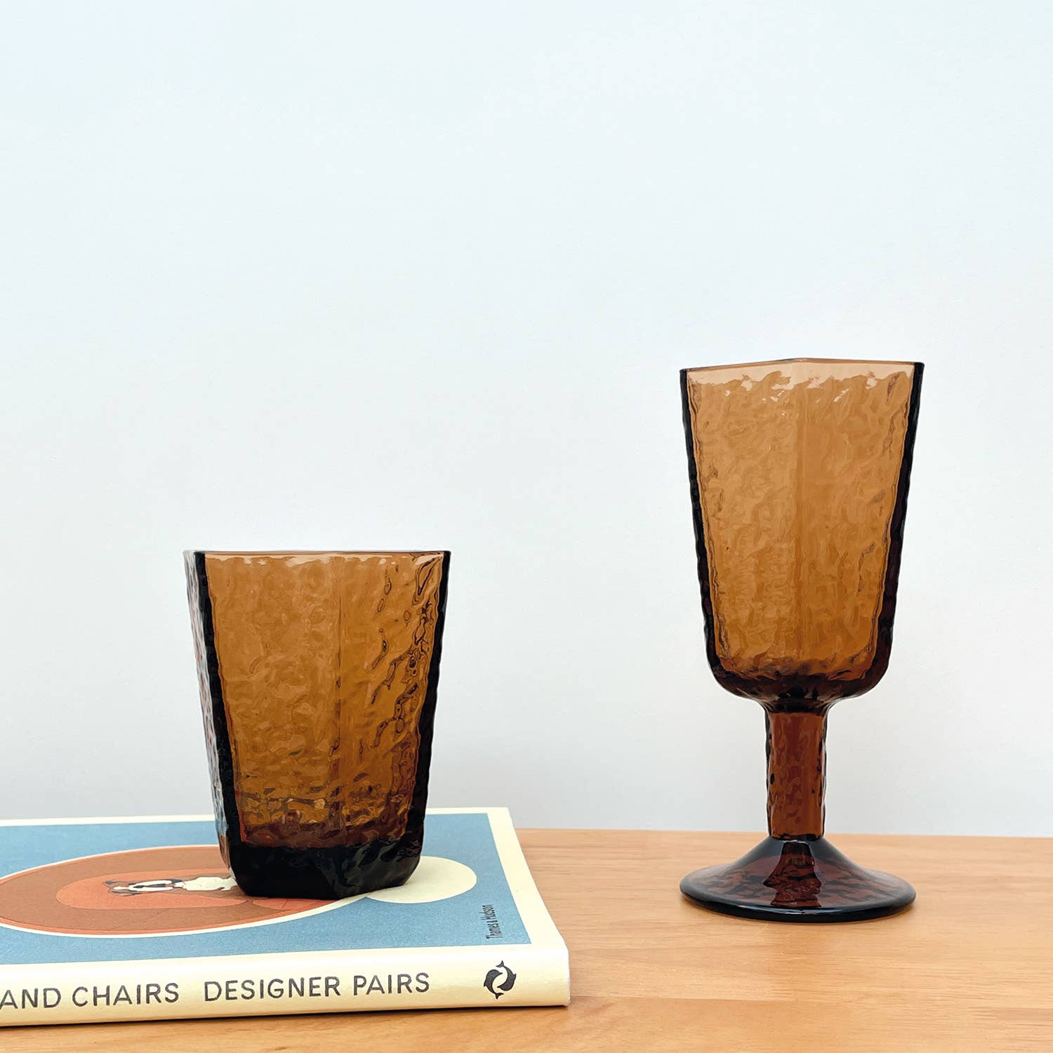 Opjet Paris - Venta al por mayor Copas de vino - Copa con pie Rocky ámbar diámetro 8 cm altura 16,5 cm2