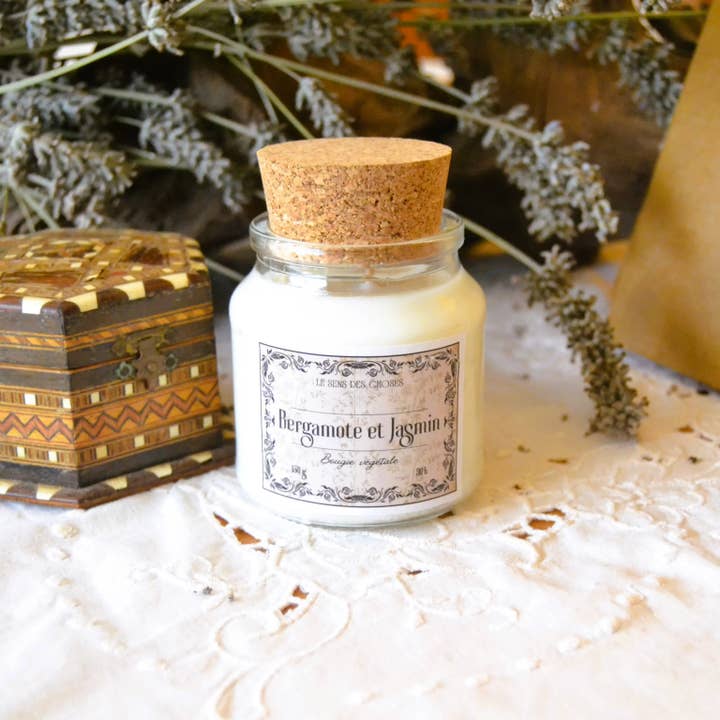 Candela profumata artigianale alla bergamotta e gelsomino per la vendita all'ingrosso da parte di Le sens des choses