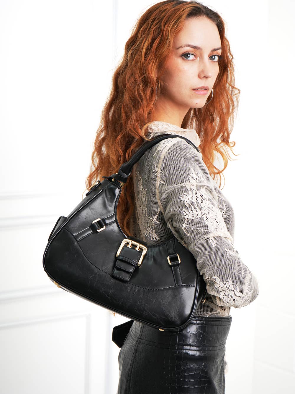 Bessie London – wholesale Axelremsväska – Dam – VINTAGE SPÄNNE UNDERARMSVÄSKA11