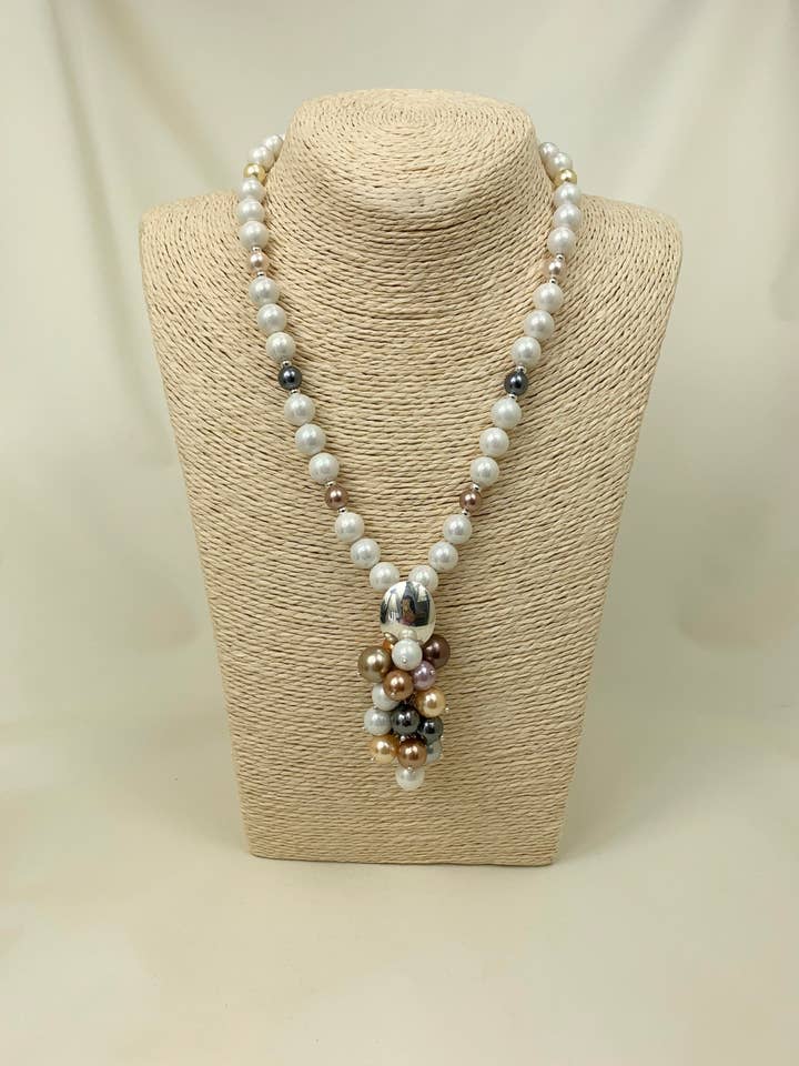 Conjunto de collar y aretes de perlas de agua dulce en plata de ley para venta al por mayor de Diana Wingert Jewelry