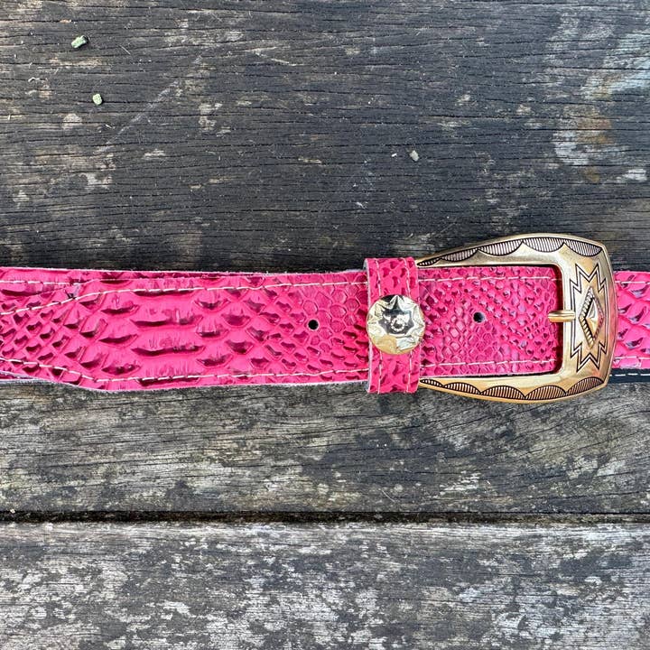 WAITZ – wholesale Belt – Women's – Labelle fuchsia snake belt2