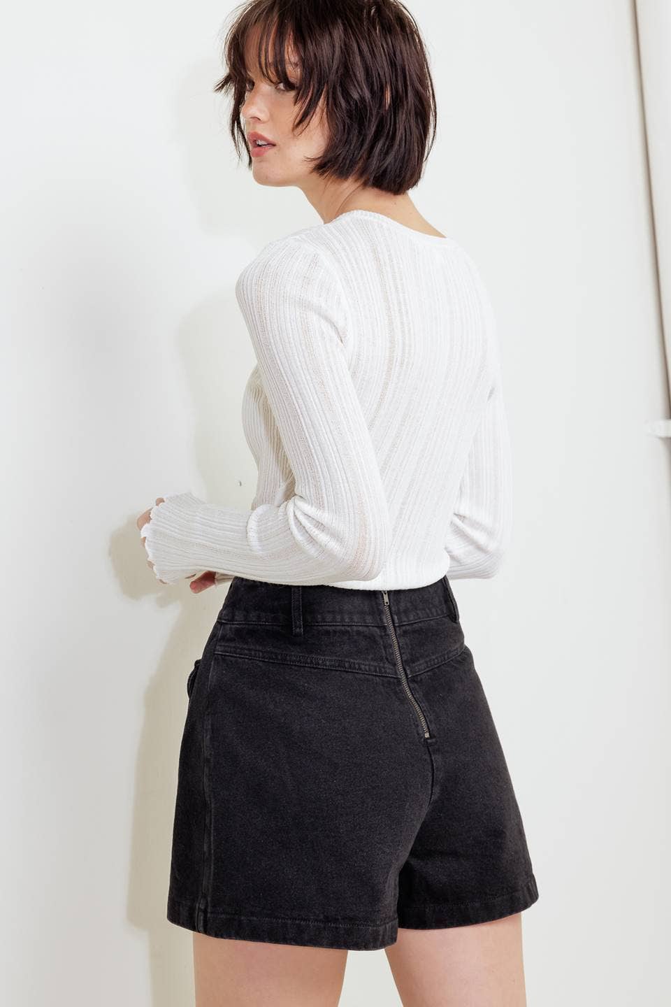 WASHED BLACK A solid woven skort - FP1738 for wholesale on Faire3